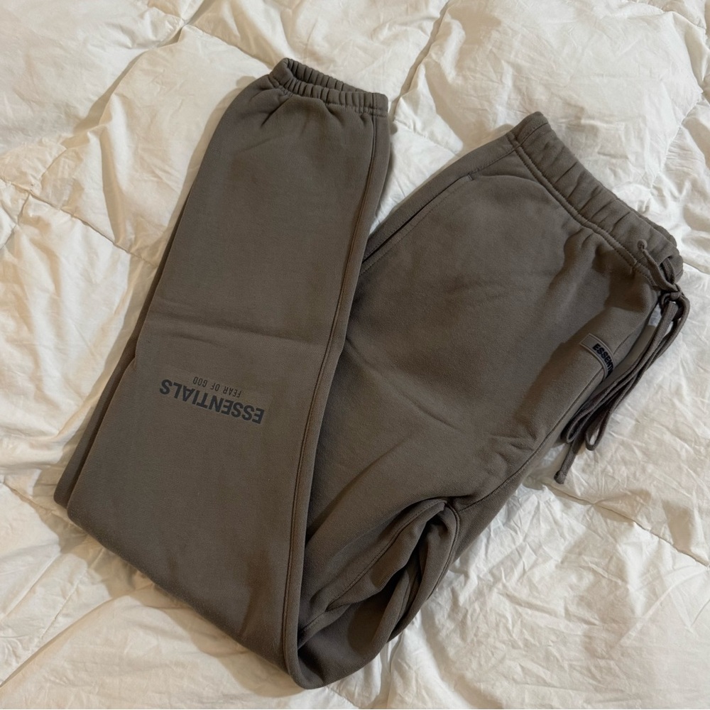 Fear of God Essentials Jogger Sweatpants Taupe Medium